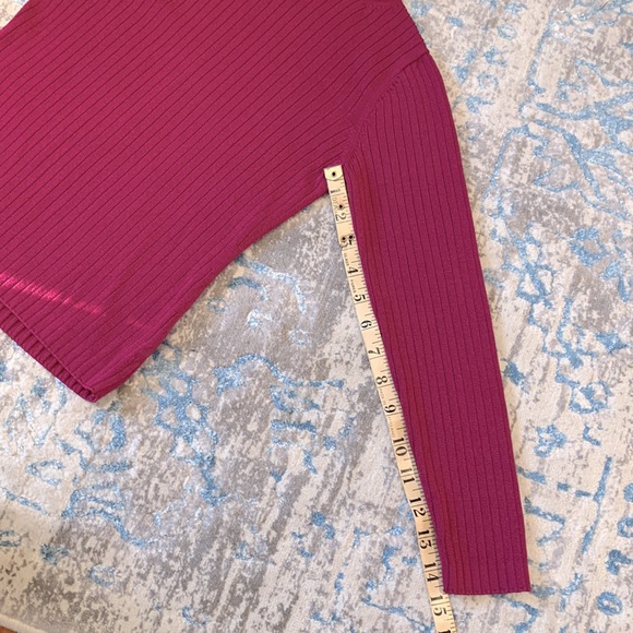 Aritzia Babaton Zander Ribbed Turtleneck Long Sleeve Raspberry Sz M - Picture 8 of 9
